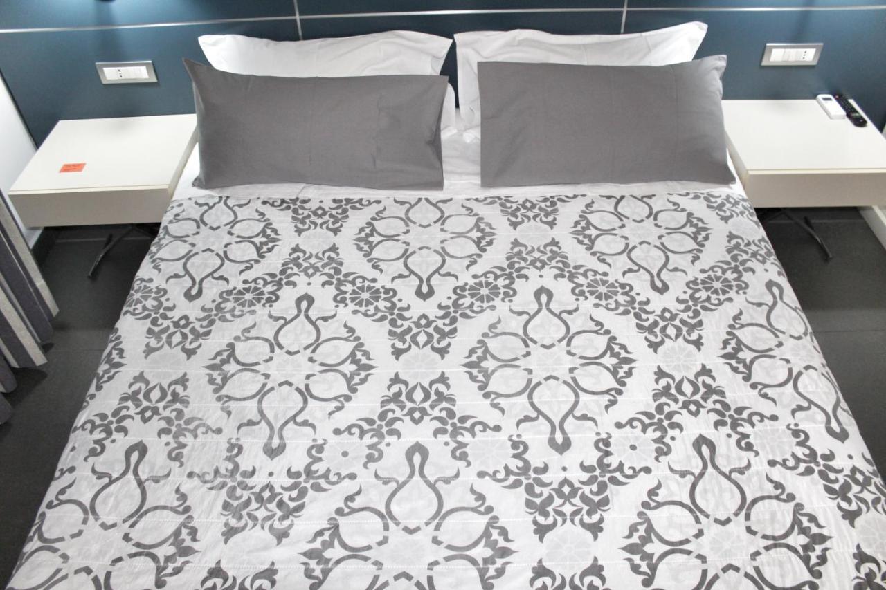 Cosenza Luxury Apartment ภายนอก รูปภาพ