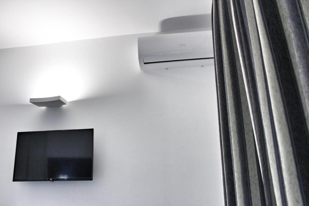 Cosenza Luxury Apartment ภายนอก รูปภาพ