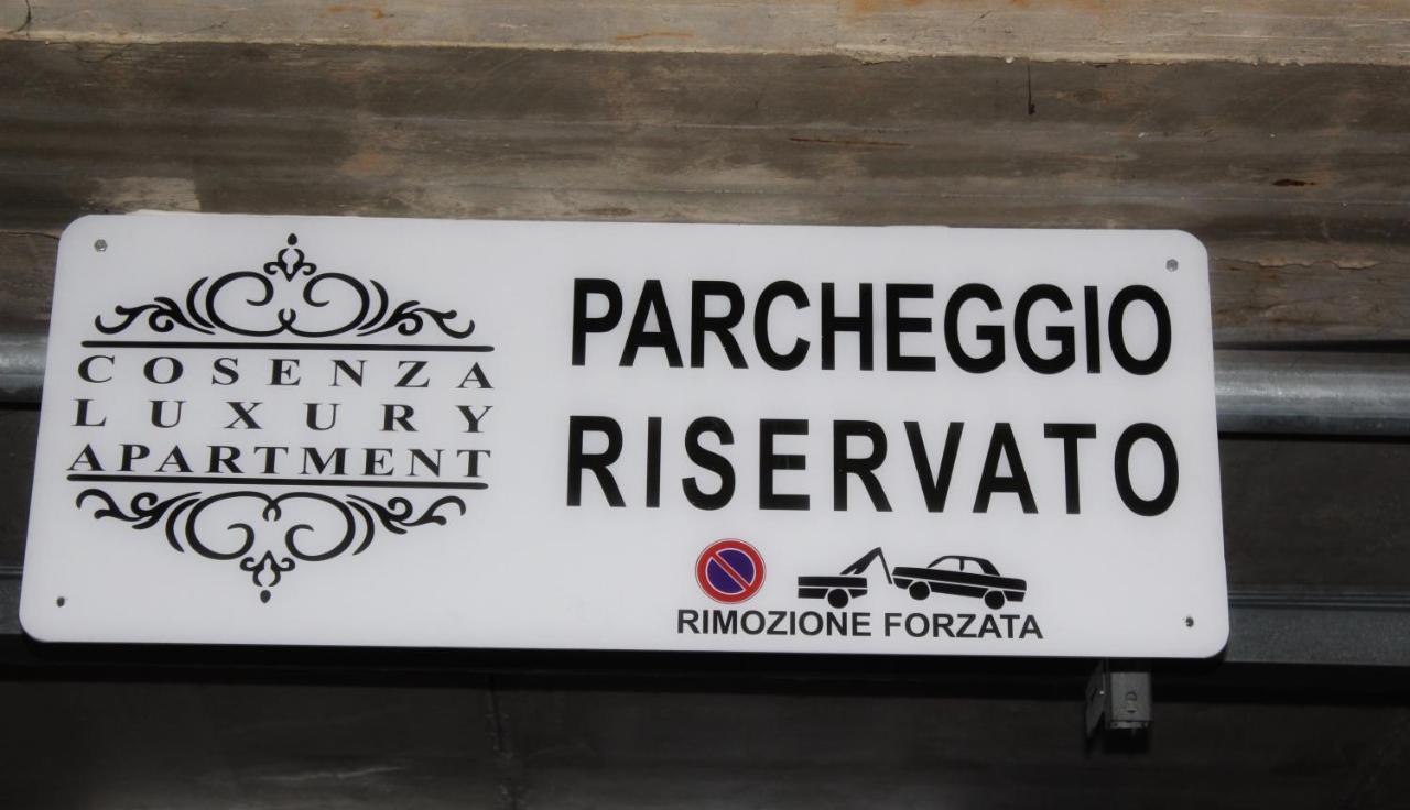 Cosenza Luxury Apartment ภายนอก รูปภาพ