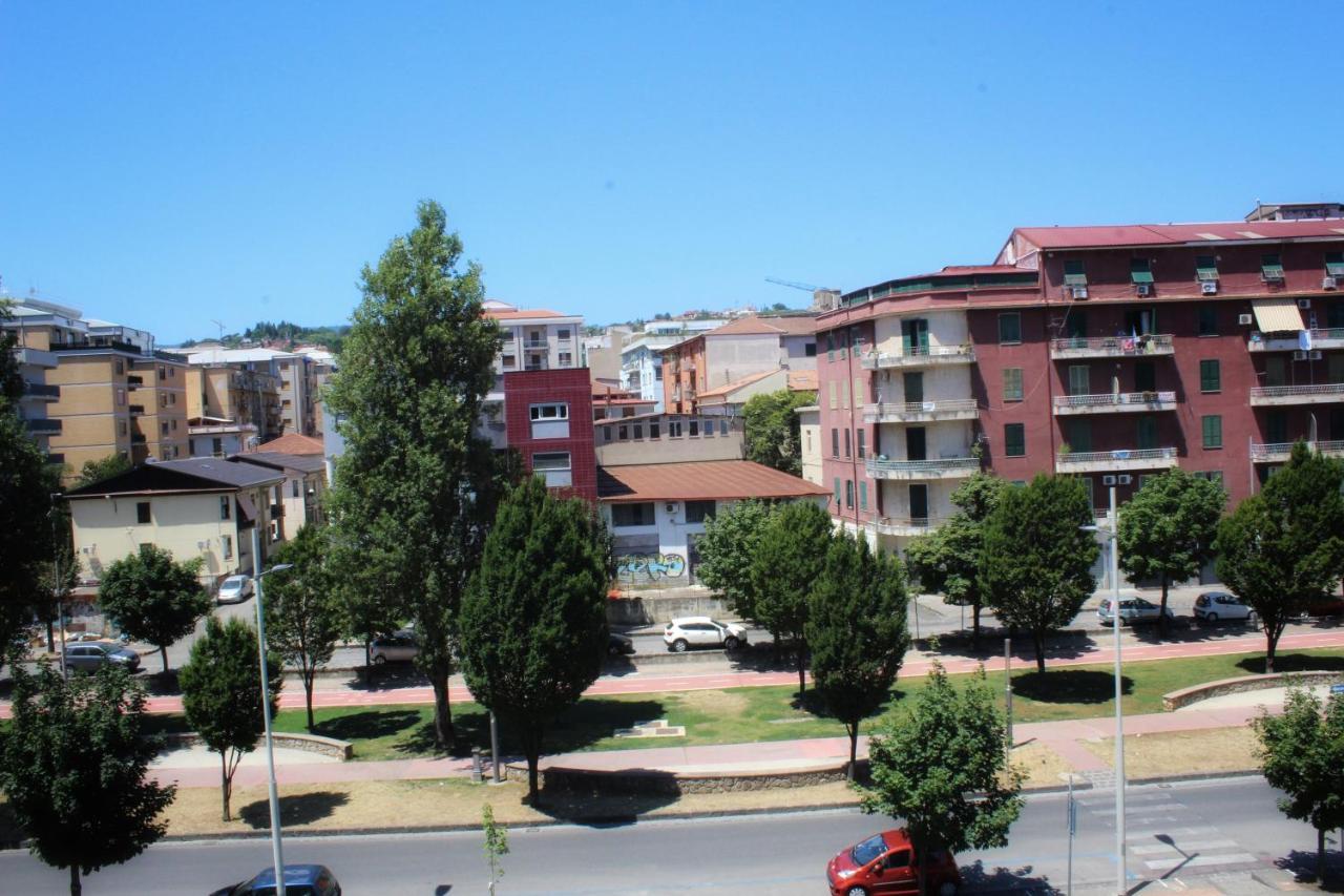 Cosenza Luxury Apartment ภายนอก รูปภาพ