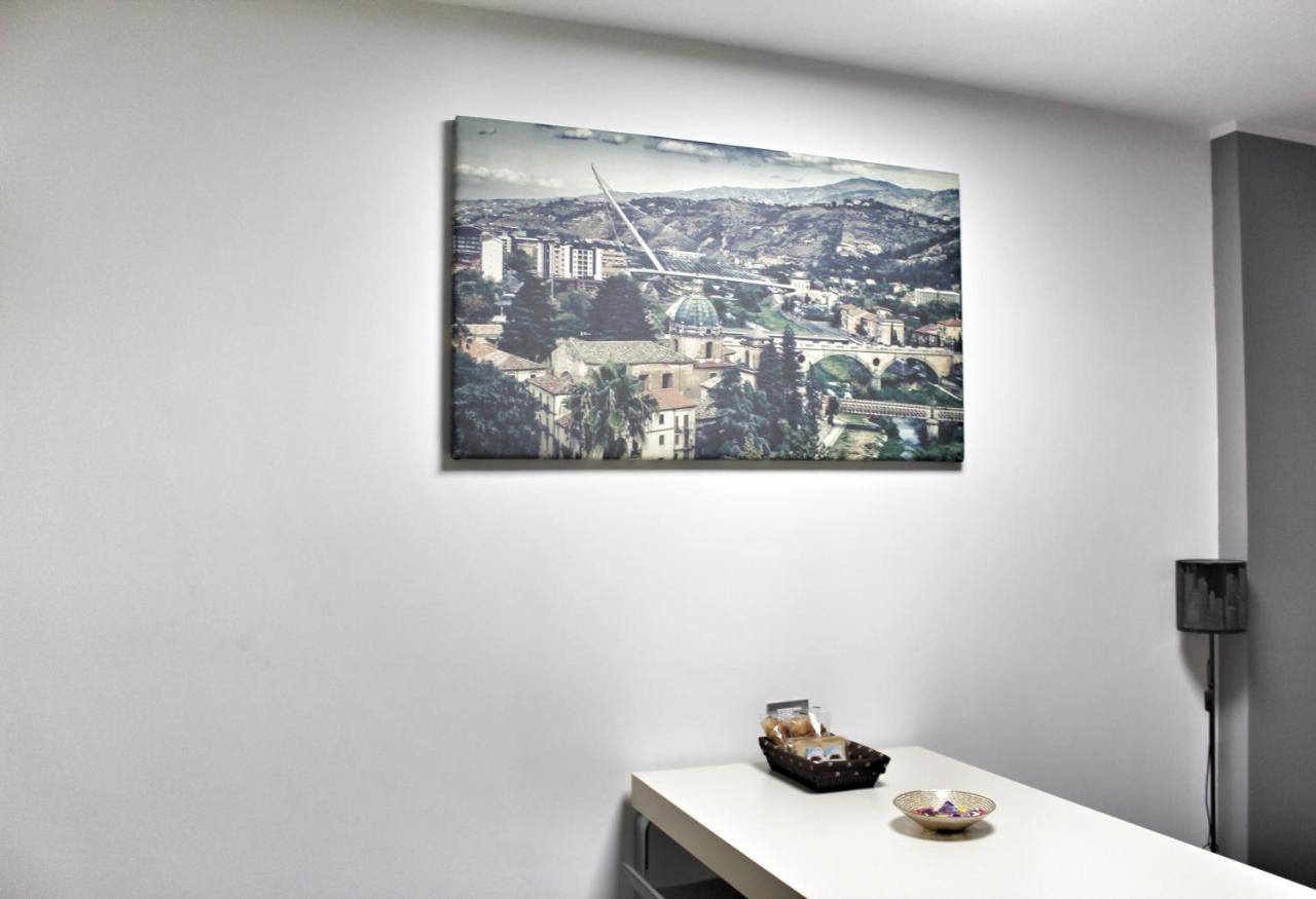 Cosenza Luxury Apartment ภายนอก รูปภาพ