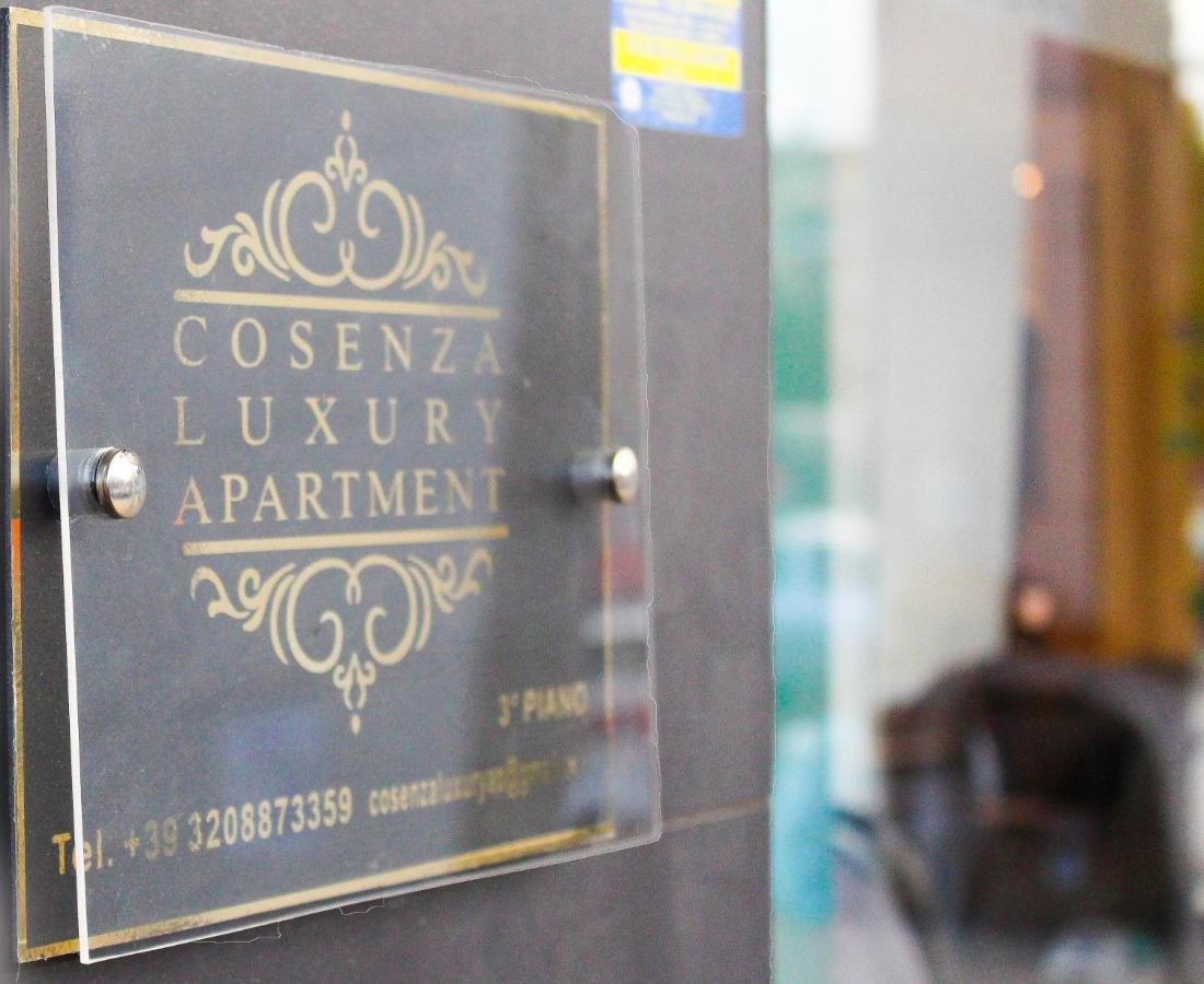 Cosenza Luxury Apartment ภายนอก รูปภาพ