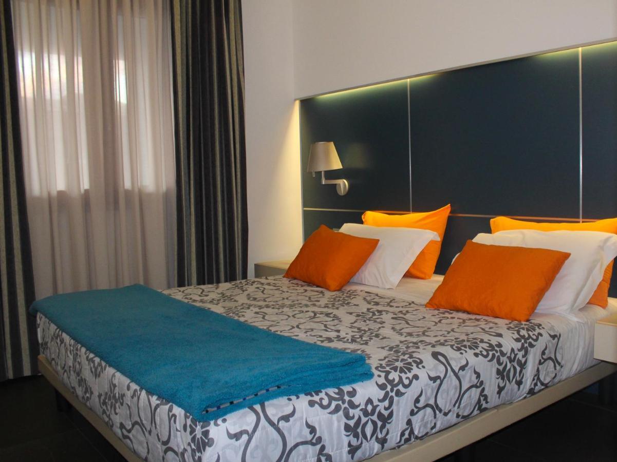 Cosenza Luxury Apartment ภายนอก รูปภาพ